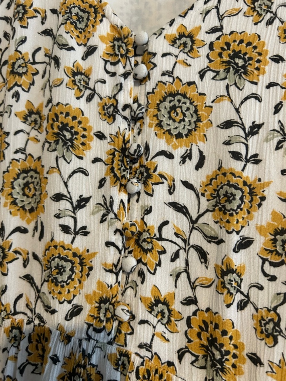 Garnet Hill Marina Crepe Dress in Gold Vines Floral Size Medium - Picture 3 of 9
